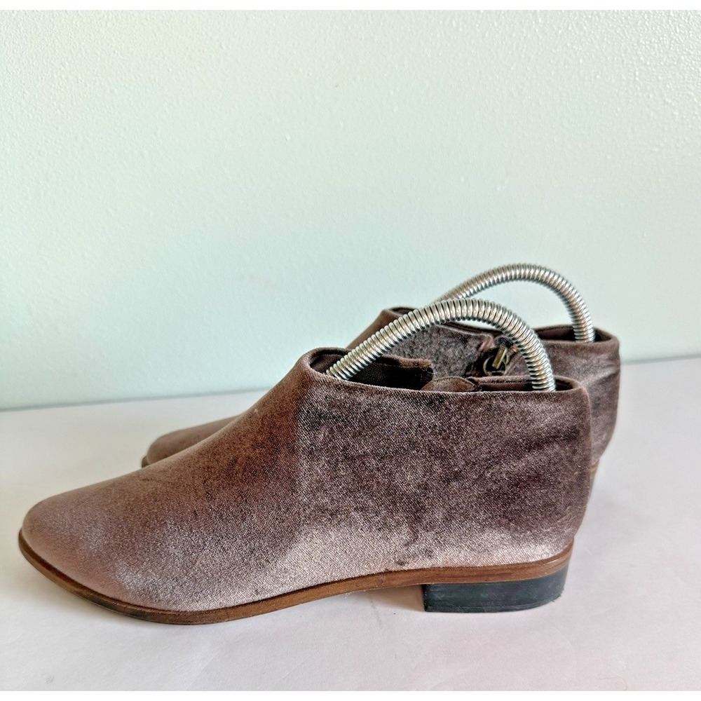 Kelsi Dagger Brooklyn EUC Alia Berry Mauve Velvet Side Zip Ankle Boots 8